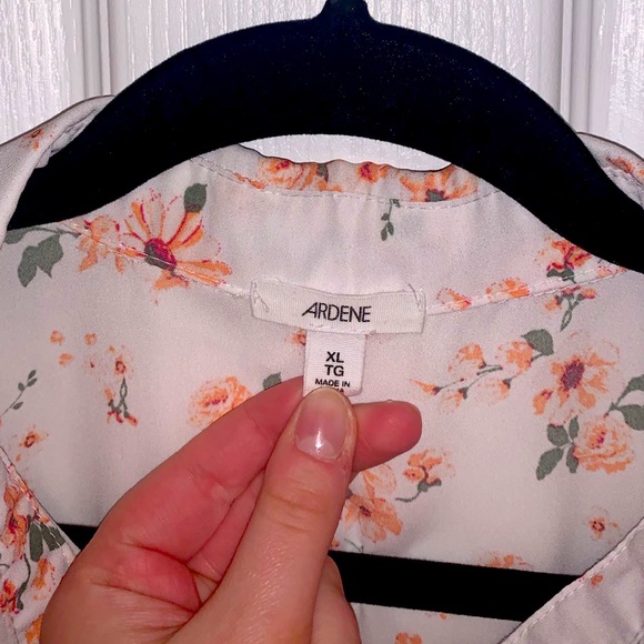 Sheer Floral Blouse - Picture 3 of 3